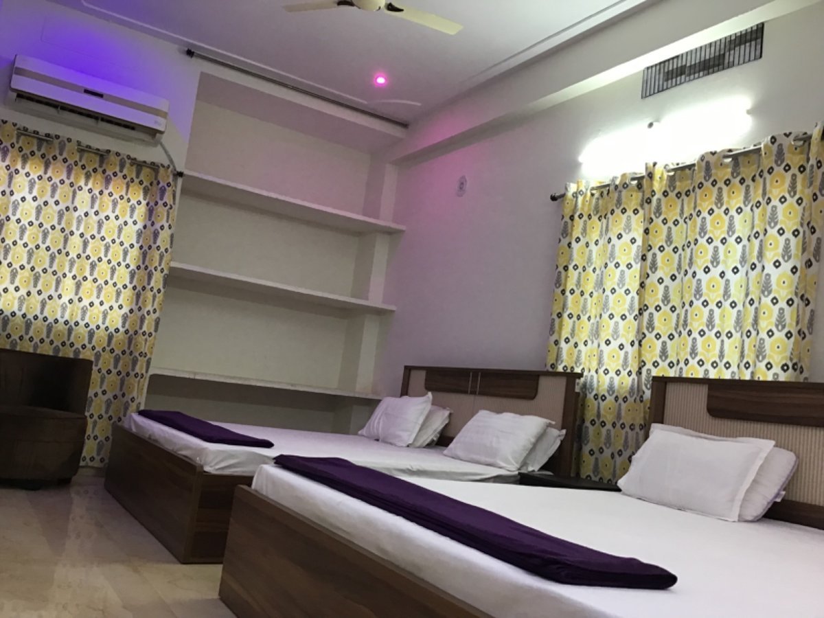 Twin Bed Deluxe Room